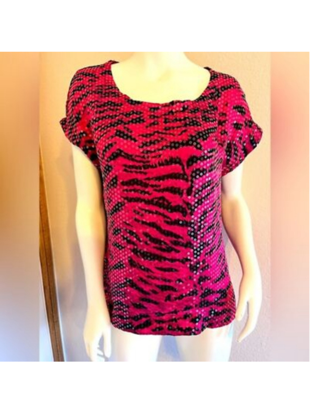Women's CHAUS Fushia Pink & Black Zebra Sequin Short Sleeve Tee M party 90's y2k